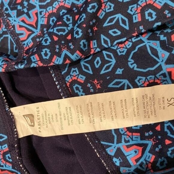 Fabletics XS Crop Leggings Extra Small foldover Waistband Capri Womens Stretch - Picture 3 of 6
